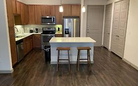 Downtown Living 1Br W/ Free Parking Garage